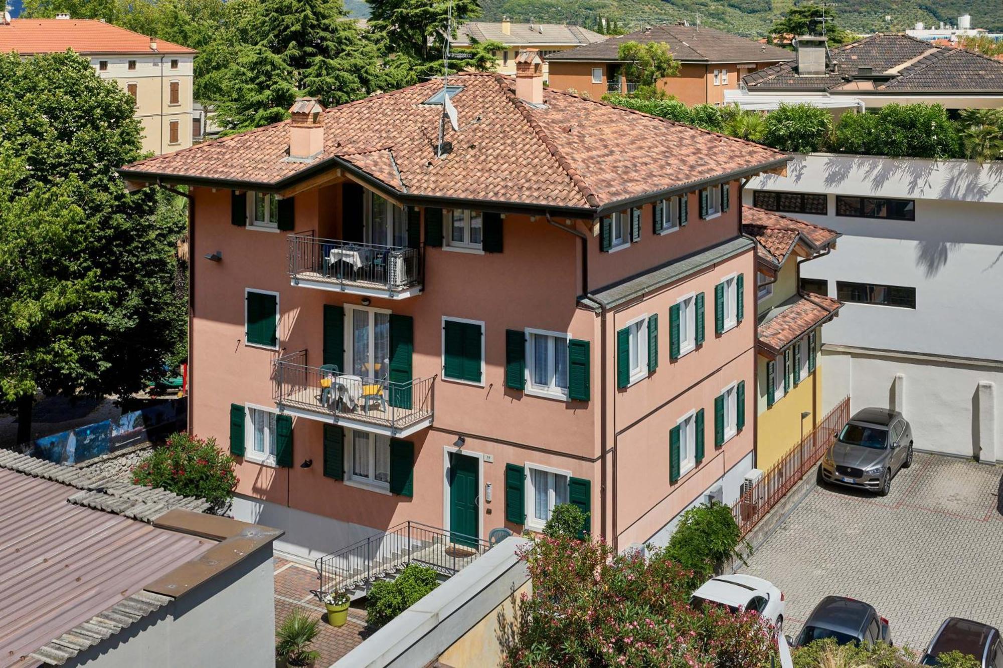 Bella Villa Apartments Рива-дель-Гарда Экстерьер фото