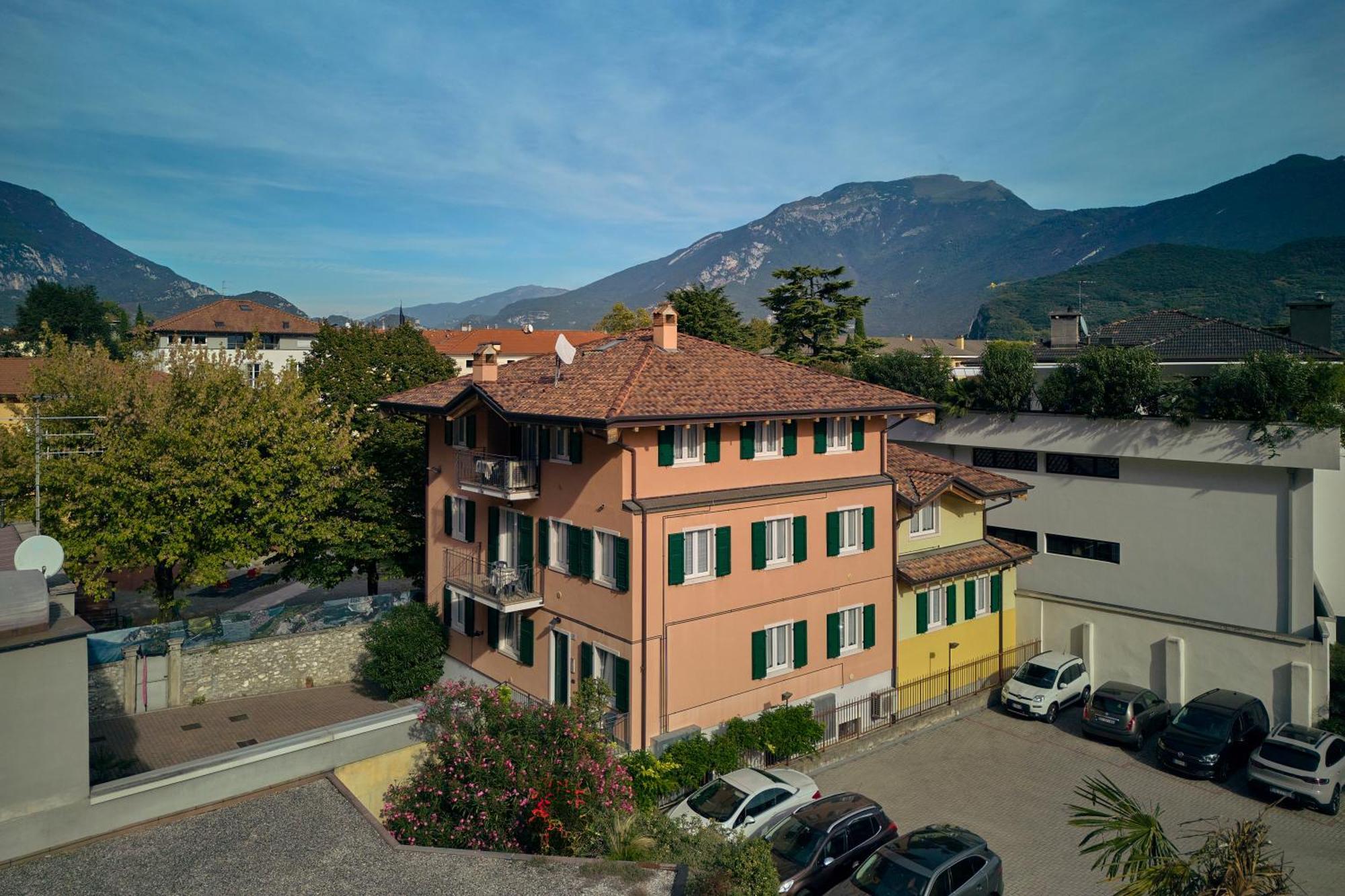 Bella Villa Apartments Рива-дель-Гарда Экстерьер фото